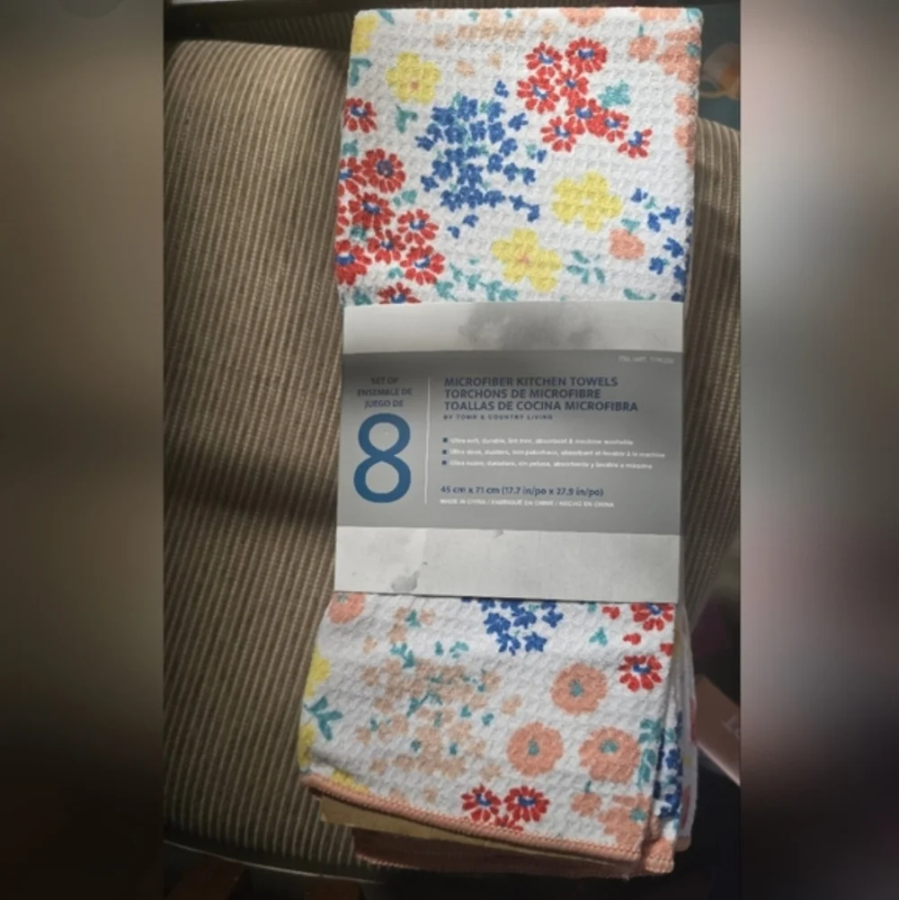 Brand New Town And Country Microfiber Kitchen Towels 8 pack, Floral